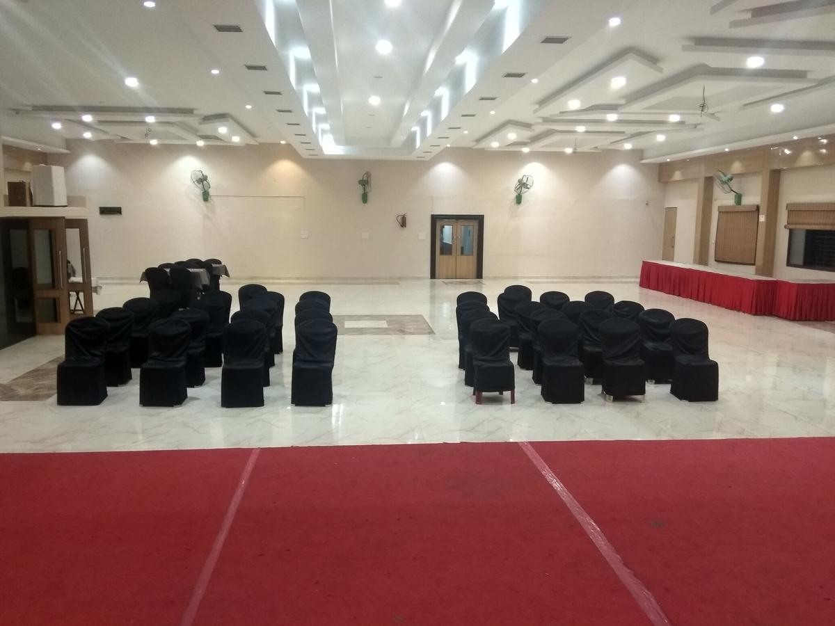 Hotel Royal Regency Bori  Zewnętrze zdjęcie